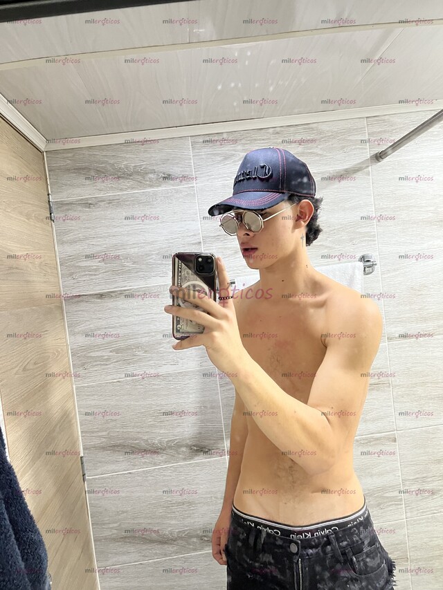 FOTOS DE JOVEN MASCULINO MUY CALIENTE DISPUESTO A COMPLACERTE (VERSÁTIL)