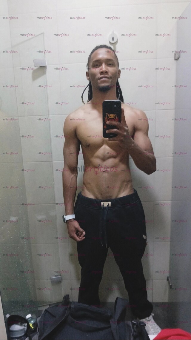 FOTOS DE NEGRO DOTADO DE 20 CM!! VAGINAL, ANAL Y LECHERO SIN LÍMITES