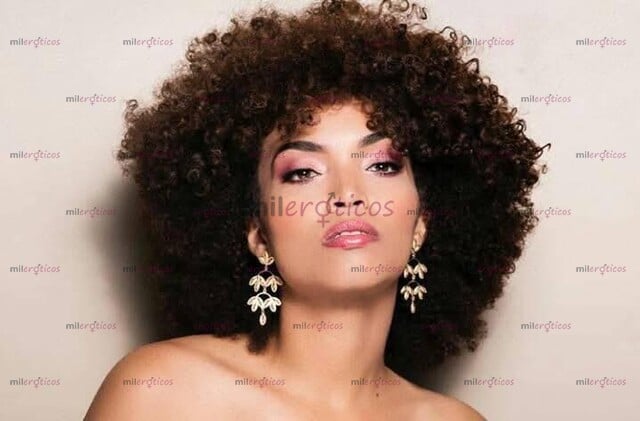 FOTOS DE NEGRA CON ROSTRO ANGELICAL, HERMOSA AFRO Y CURVAS NATURALES