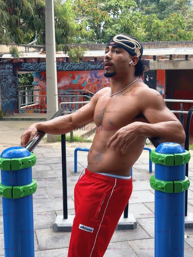 FOTOS DE NEGRO VARONIL PINTA EN MEDELLÍN BIEN MORBOSO PARA CULEO