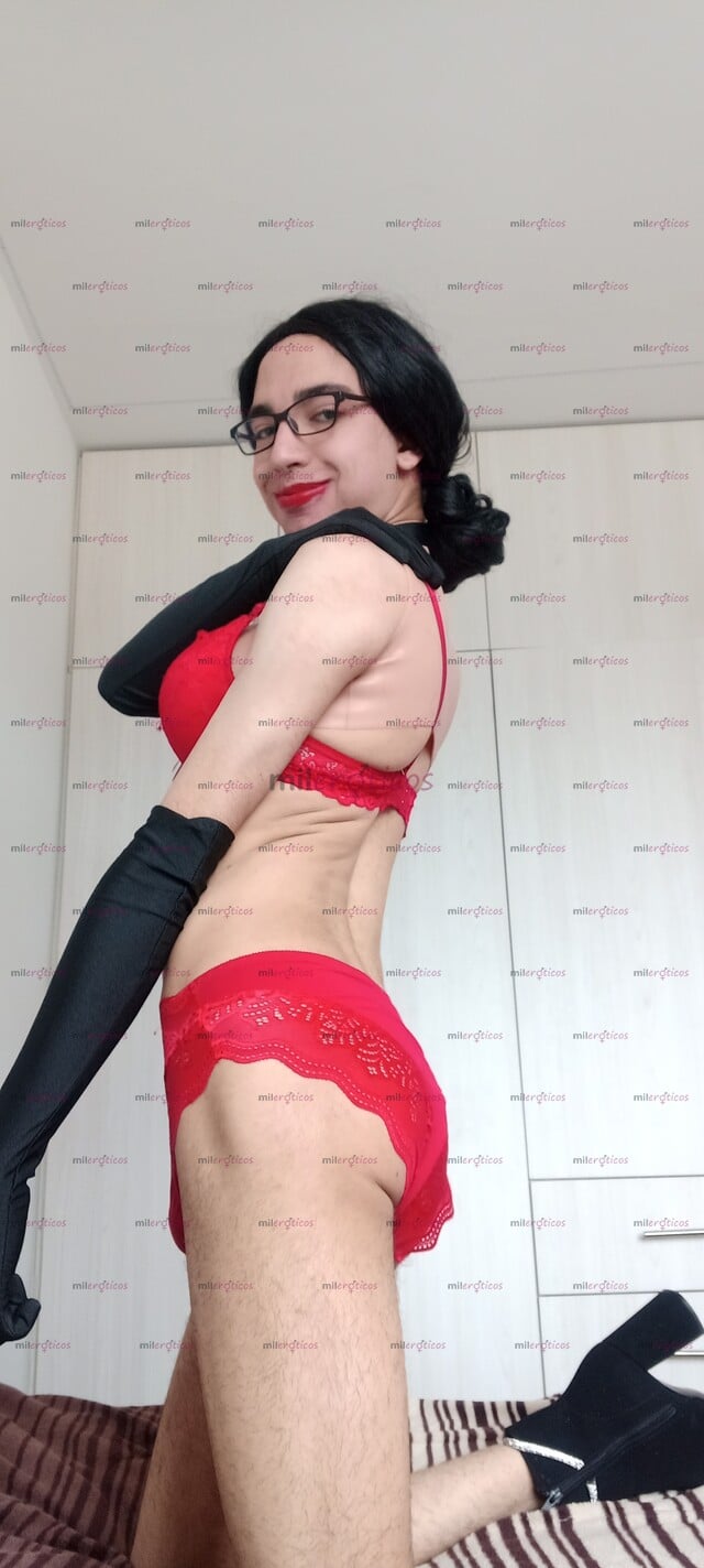 FOTOS DE V A L E R I A : TRAVESTI, PRIMERIZA Y PASIVA