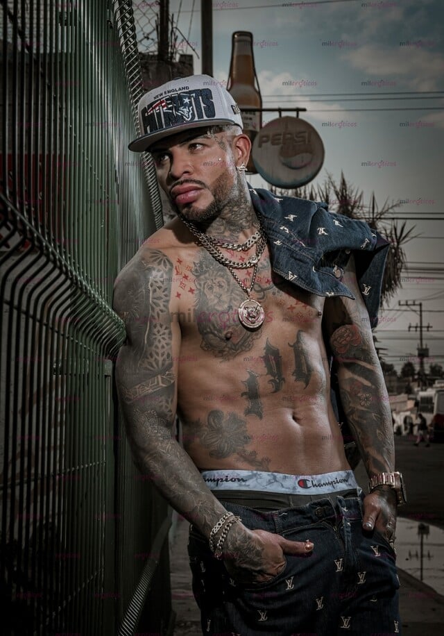 FOTOS DE MULATO TATUADO DOMINICANO EN CDMX CORTA TEMPORADA