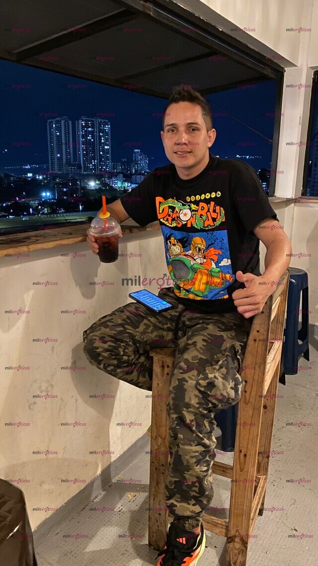 FOTOS DE KEVIN JOVEN COLOMBIANO CON UNA VERGA BIEN LECHERA DISPONIBLE 24 HORAS LLAMAME!!