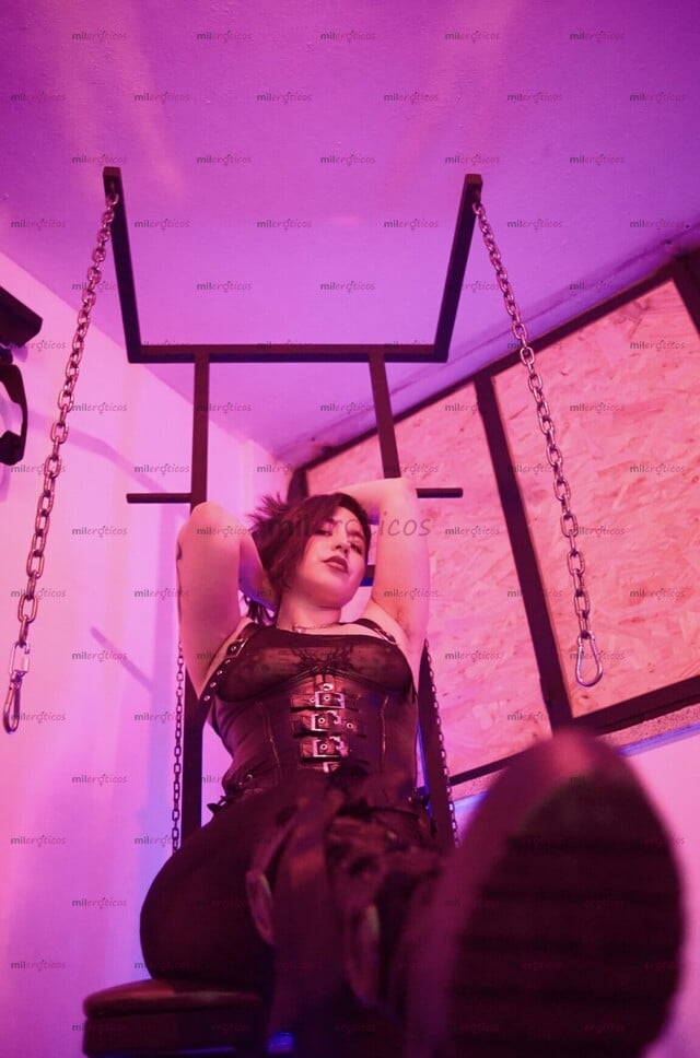 FOTOS DE DOMM, ANN.FETICHISTA Y DOMINATRIX PROFESIONAL.UNA BOTA QUE TE ENSEÑARÉ A ADORAR.