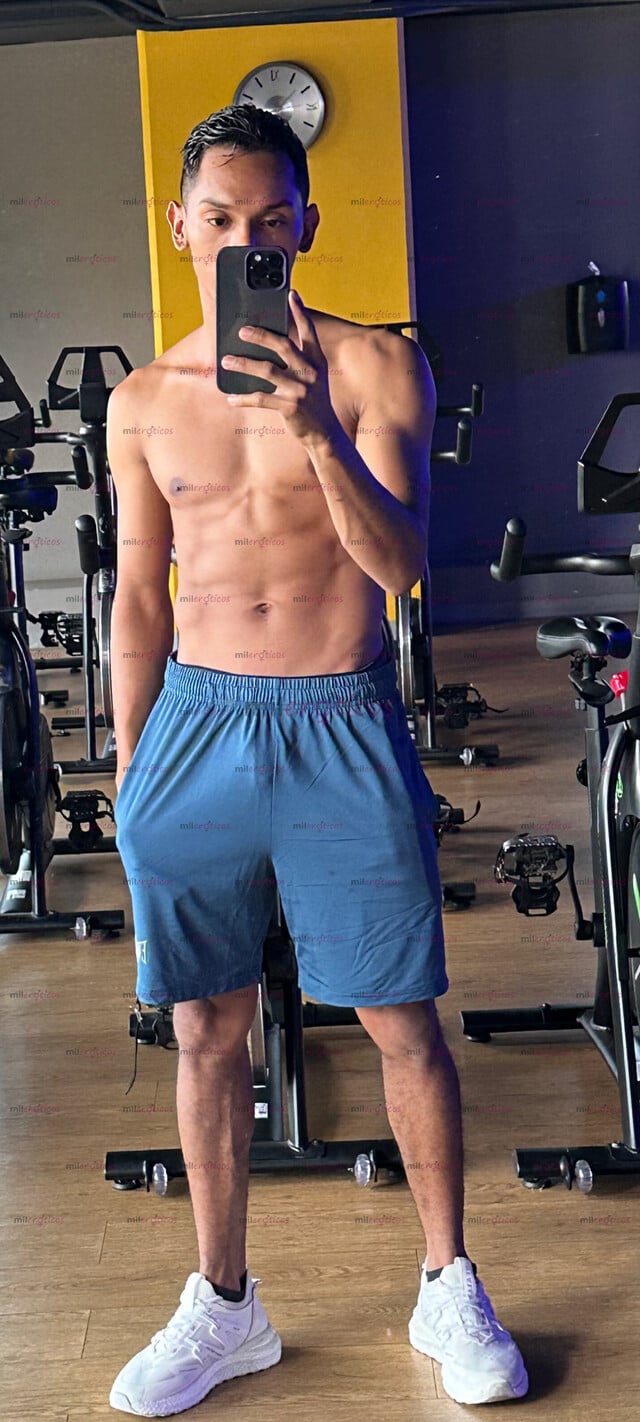FOTOS DE JOVEN ATLÉTICO CULON PARA SATISFACERTE Y BRINDARTE LA MEJOR COMPAÑÍA ESCRÍBAME