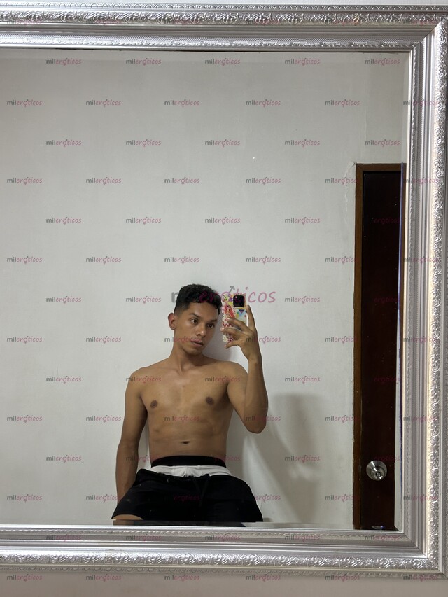 FOTOS DE JOVEN ATLÉTICO CULON PARA SATISFACERTE Y BRINDARTE LA MEJOR COMPAÑÍA ESCRÍBAME