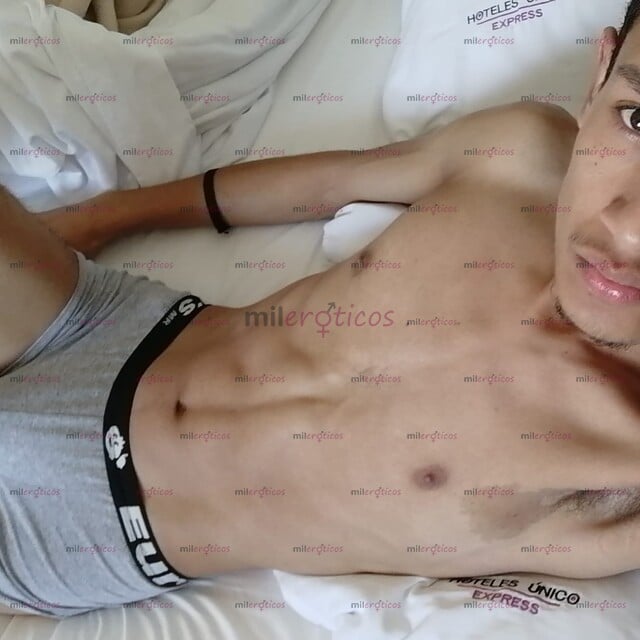 FOTOS DE AQUI CHAVO DELGADO INTER XL DISPUESTO A TODO BESOS CARICIAS FAJE FANTASÍAS Y MAS