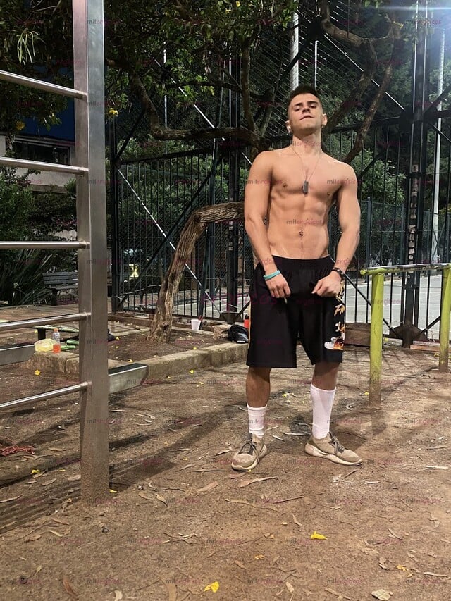 FOTOS DE MACHITO JOVEN XL (TE FEMINIZO , TE TRATO COMO MI HEBRA Y MÁS )