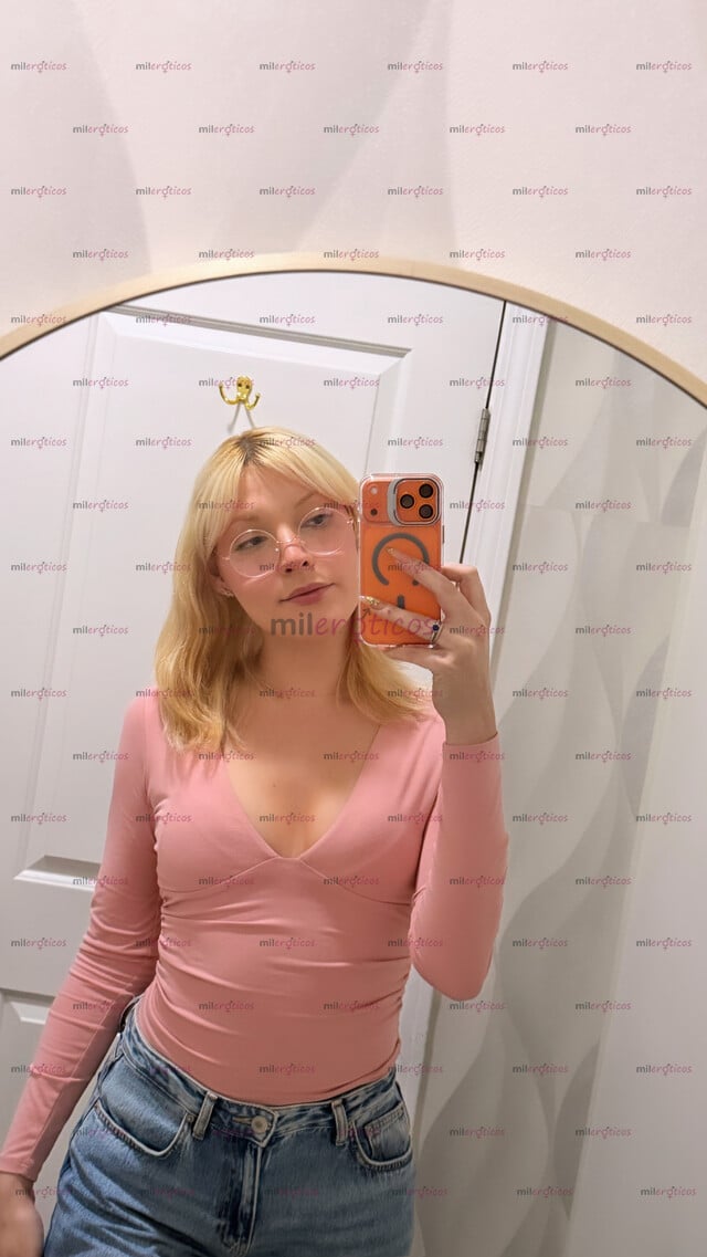 FOTOS DE CACHONDITA LINDA 22 AÑOS RUBIA MUY FEMENINA Y COMPLACIENTE