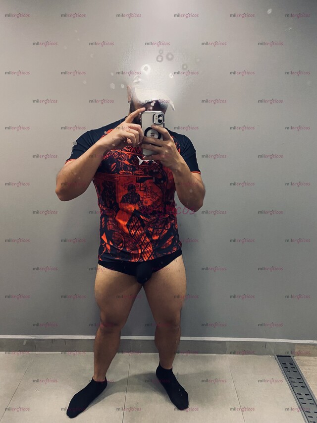 FOTOS DE MASAJISTA MORENO MORBOSO UBICADO EN LA CIUDAD DE BOGOTA