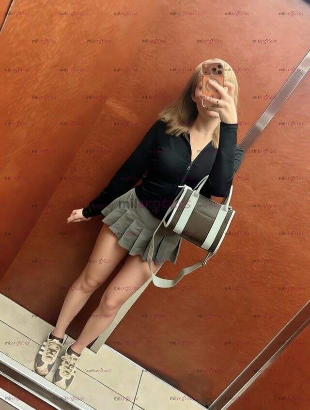 FOTOS DE CACHONDITA LINDA 22 AÑOS RUBIA MUY FEMENINA Y COMPLACIENTE
