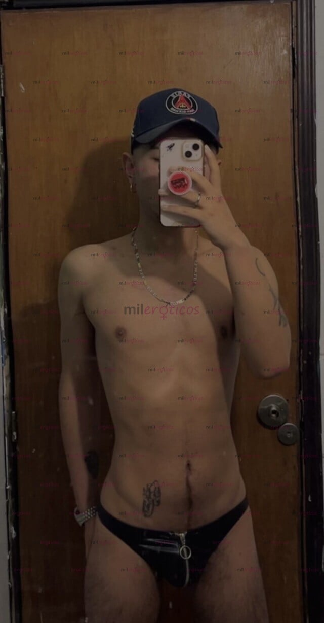 FOTOS DE POLLITO VERSÁTIL, CALIENTE Y COMPLACIENTE