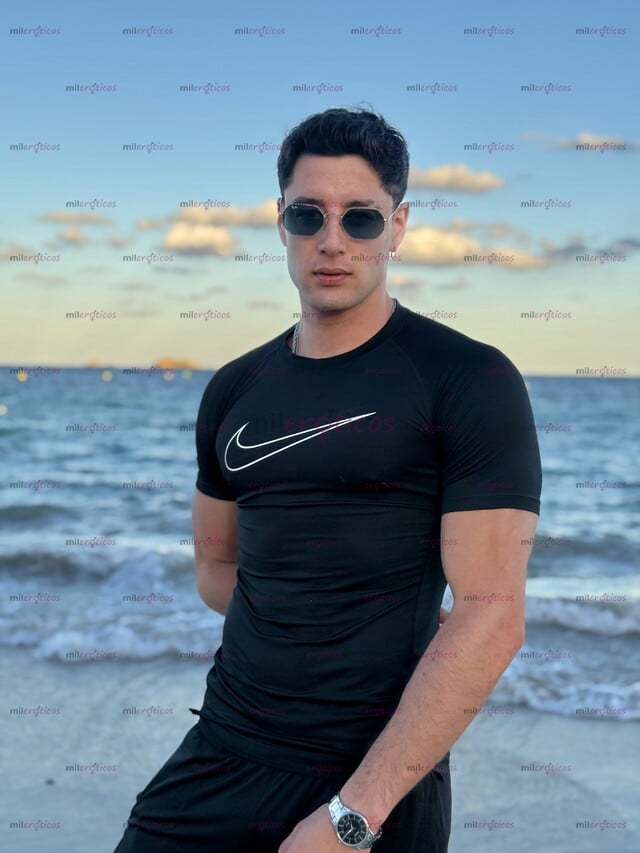 FOTOS DE ERIK DELUCA, ARGENTINO, ROL ACTIVO 100% , 26 AÑOS