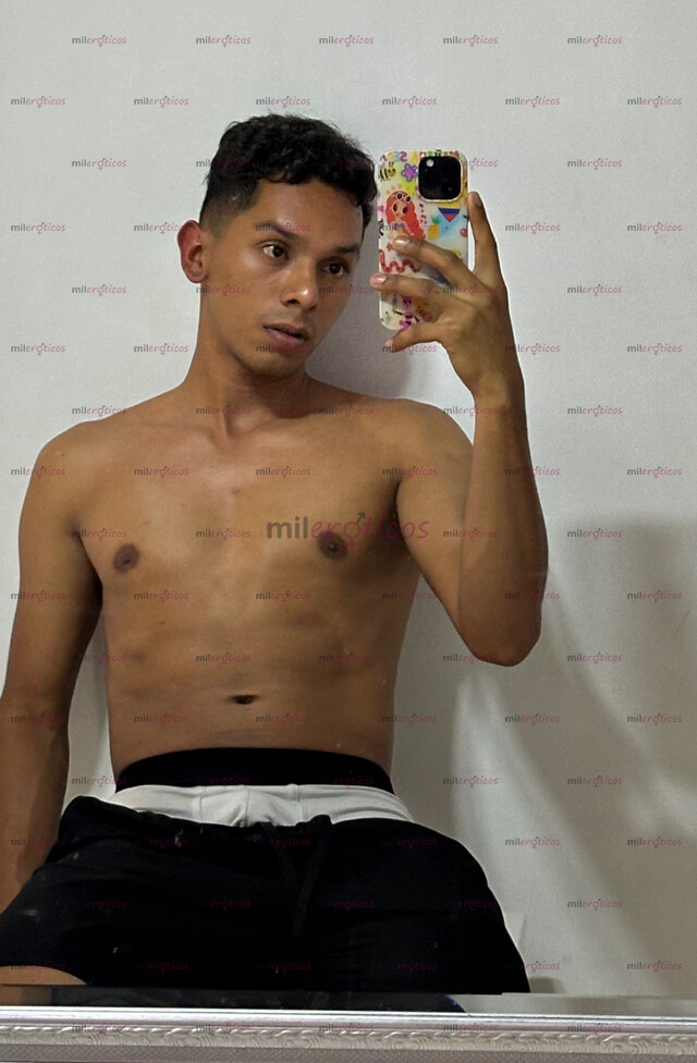 FOTOS DE COMPLACIENTE DISPUESTO A CUMPLIR TODOS TUS DESEOS, JOVEN ATLÉTICO DISPONIBLE