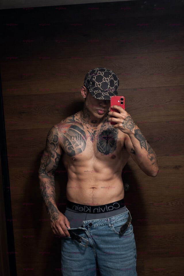 FOTOS DE MACHO CALIENTE MORBOSO,BRASOS GRANDES Y VERGA LECHERA