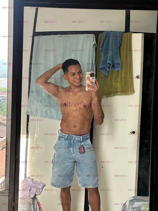 FOTOS DE SUMISO JOVEN ATLÉTICO PARA DARTE LA MEJOR COMPAÑÍA Y PLACER