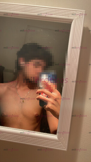 FOTOS DE JOVEN HETERO LLENO DE ENERGÍA CON MUCHO PLACER PARA DAR