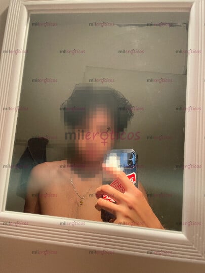 FOTOS DE JOVEN HETERO LLENO DE ENERGÍA CON MUCHO PLACER PARA DAR