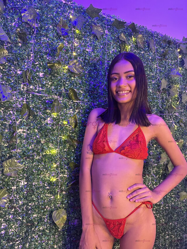 FOTOS DE FLACA MORENA CHIQUITA HERMOSA ARRECHA NUEVA EN LA CIUDAD