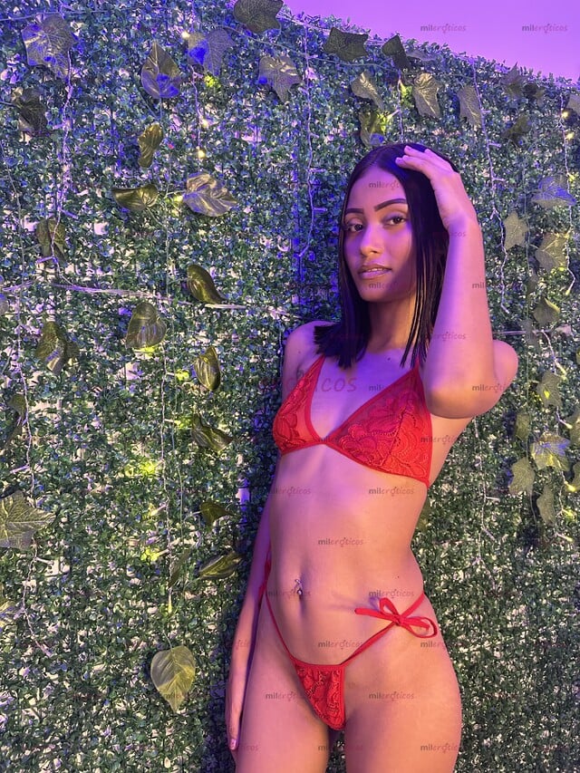 FOTOS DE FLACA MORENA CHIQUITA HERMOSA ARRECHA NUEVA EN LA CIUDAD