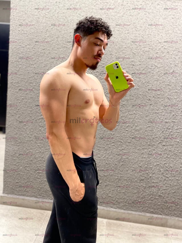 FOTOS DE CHICO ATRACTIVO, VERGON, VARONIL, CON LECHE CALIENTE PARA TI.