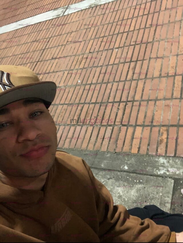 FOTOS DE BRYANT CHICO VENEZOLANO FLACO VERGON SUPER CALIENTE Y PARCHADO