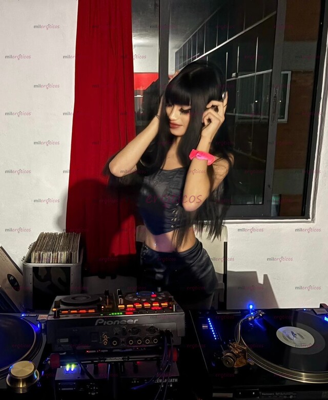 FOTOS DE SHARI ,NUEVA NIÑA,LA MEJOR MODELO CON SU CINTURA EN ACCIÓN