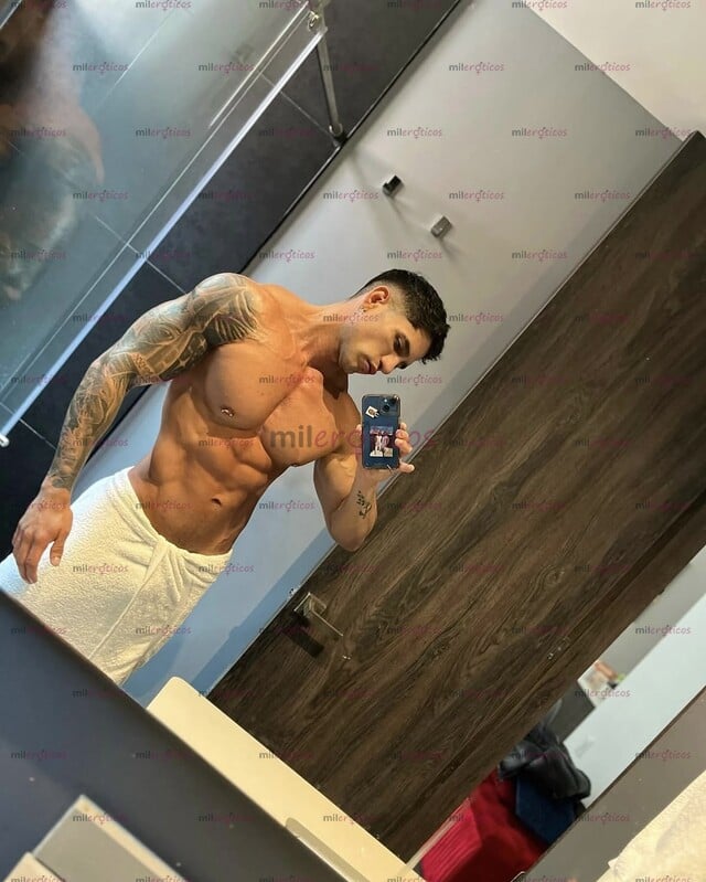 FOTOS DE MODELO FITNESS ALTO COLOMBIANO DE PASO POR CDMX 2206806107