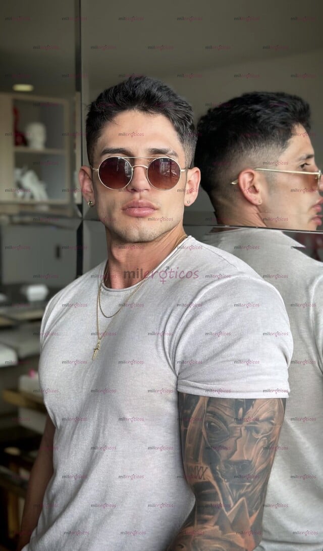 FOTOS DE MODELO FITNESS ALTO COLOMBIANO DE PASO POR CDMX 2206806107
