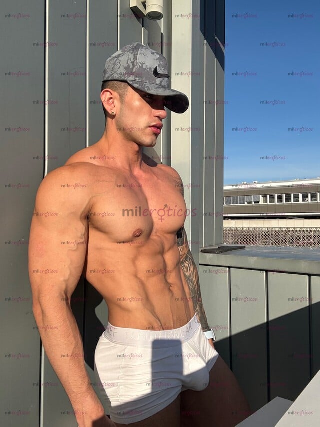 FOTOS DE MODELO FITNESS ALTO COLOMBIANO DE PASO POR CDMX 2206806107