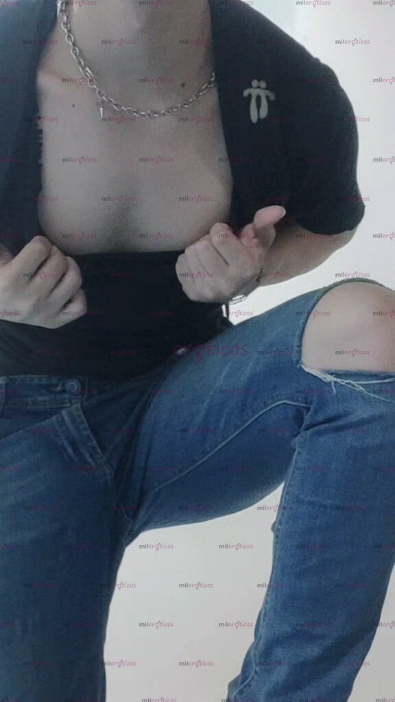 FOTOS DE BLANCO DOTADO CON GANAS DE DIVERSION Y SEXO RICO