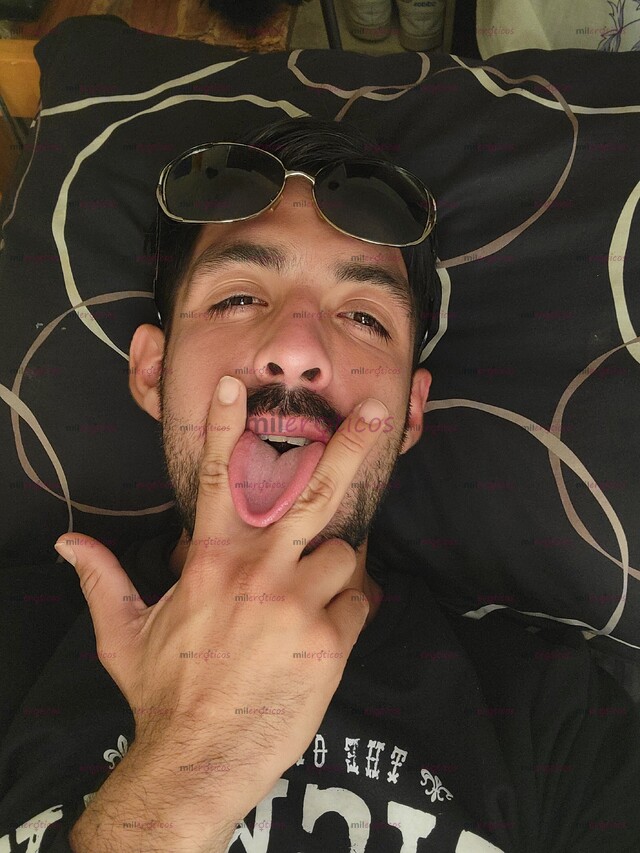 FOTOS DE JOVEN ATRACTIVO Y VERGON, MUY CALIENTE LISTO PARA COMPLACERTE