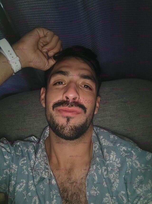FOTOS DE JOVEN ATRACTIVO Y VERGON, MUY CALIENTE LISTO PARA COMPLACERTE
