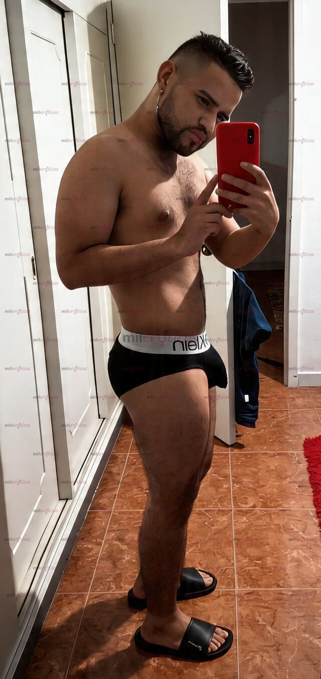 FOTOS DE SOY JOVEN , SERIO Y APUESTO CON MUCHAS GANAS DE SUDAR EN EL SEXO Y DE LAMER CULO