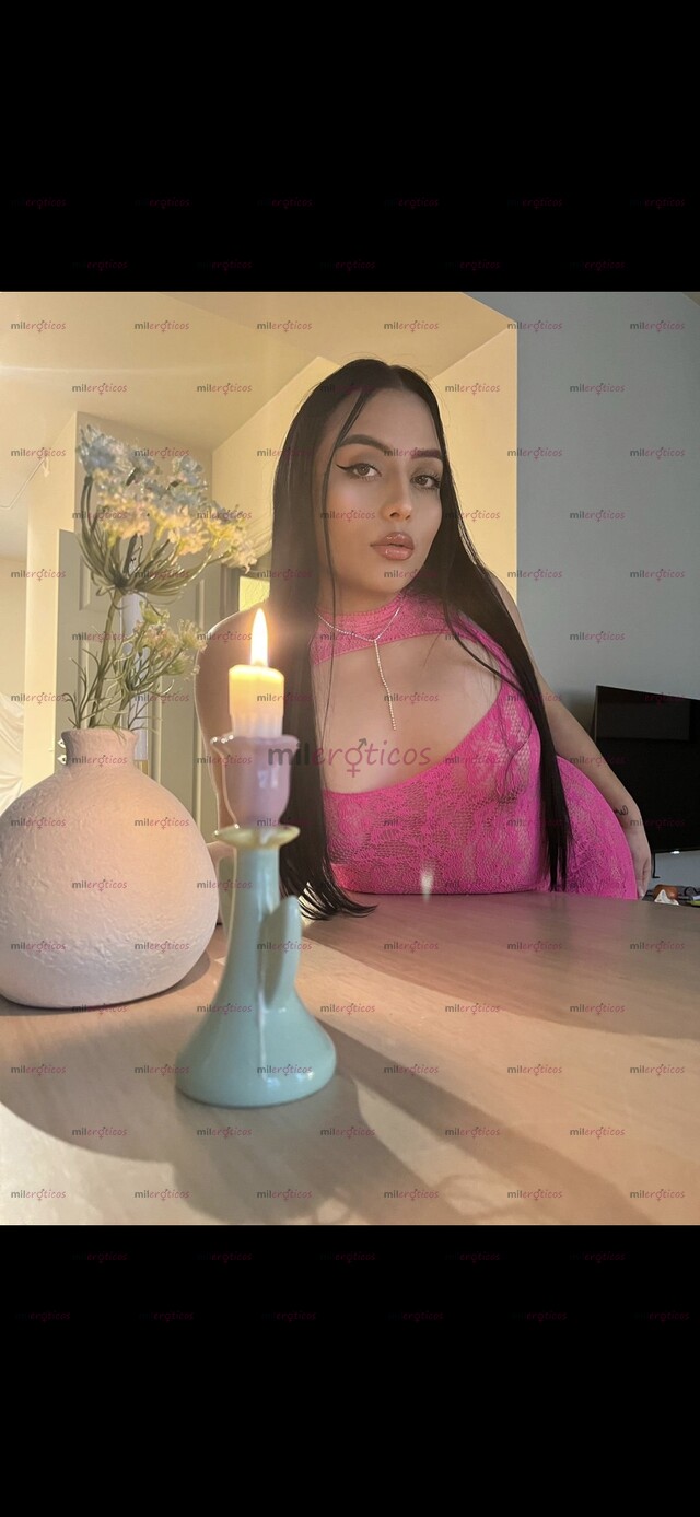 FOTOS DE PELINEGRA DE ROSTRO ANGELICAL , TRAVIESA Y SENSUAL