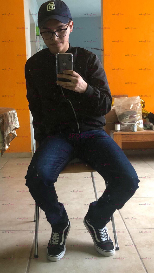 FOTOS DE JOVEN PASIVO COMPLACIENTE DISPUESTO A QUE PASES UN RATO AGRADABLE