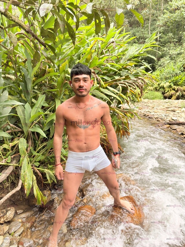 FOTOS DE VERGON BISEXUAL LECHERO CON 21CM DE DOTACIÓN DISPONIBLE PARA COMPLACERTE