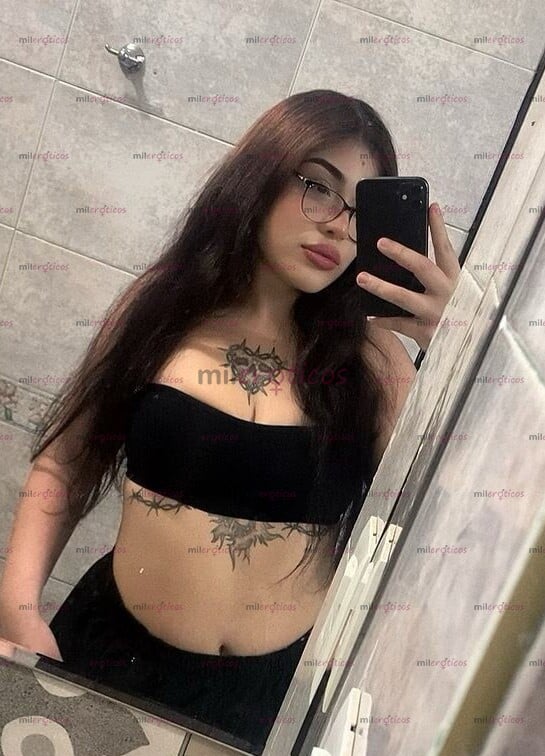 FOTOS DE HERMOSA VOLUPTUOSA COMPLACIENTE Y CALIENTE