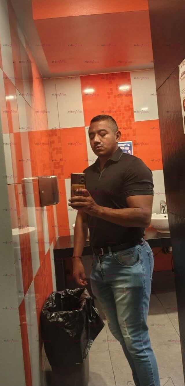 FOTOS DE MORENO DE FUEGO, BISEXUAL, VARONIL, DISCRETO EJERCITADO