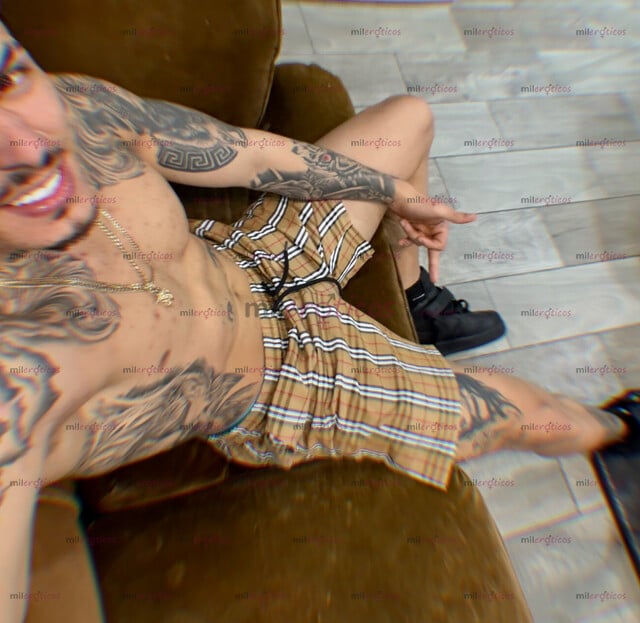 FOTOS DE SI QUIERES Q TE COJA UN CUBANO VENTE YO TE LO HAGO BIEN RICO ME GUSTAN LOS TRÍOS
