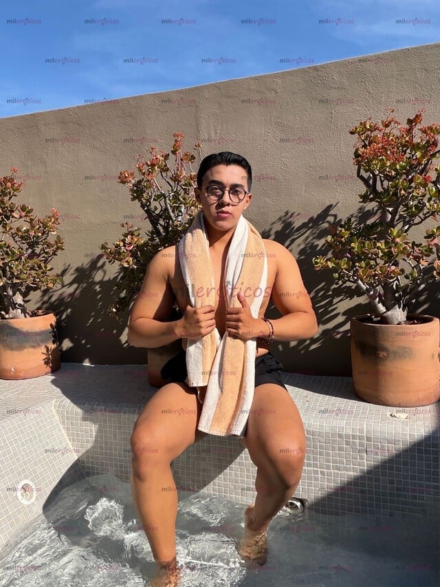 FOTOS DE JOVENCITO CALIENTE,TIERNO PERO CACHONDO DISPUESTO A DARTE PLACER 18 AÑITOS