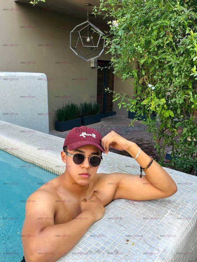 FOTOS DE JOVENCITO CALIENTE,TIERNO PERO CACHONDO DISPUESTO A DARTE PLACER 18 AÑITOS