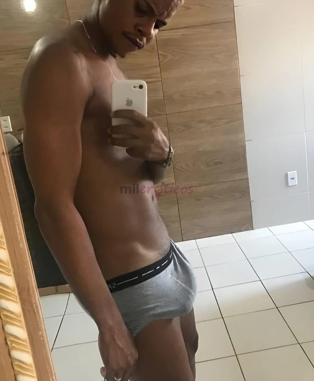 Opa opa vem painho vamos fazer aquela putaria gostosa que so o negao baiano amp ativo sem frescuras daquele jeitao vem gozar gostoso com o neguinho ba...