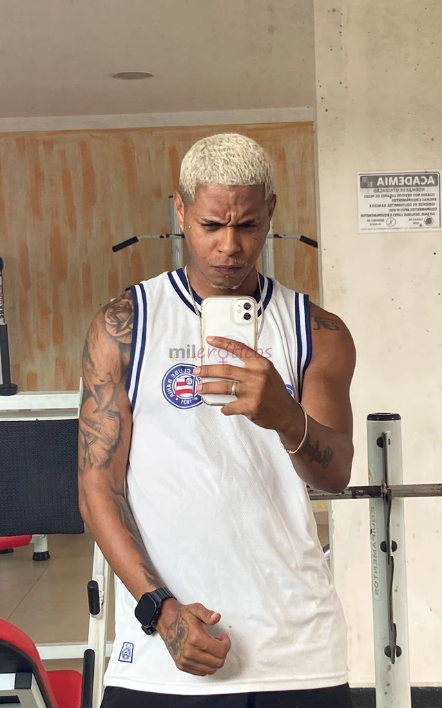 Opa opa vem painho vamos fazer aquela putaria gostosa que so o negao baiano amp ativo sem frescuras daquele jeitao vem gozar gostoso com o neguinho ba...