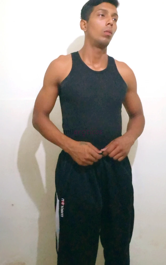 Yo te quitare esa calentura que siempre deja tu esposo despues del sexo yo tocare besare y lamere cada parte de tu cuerpo que tu marido no se atreve h...