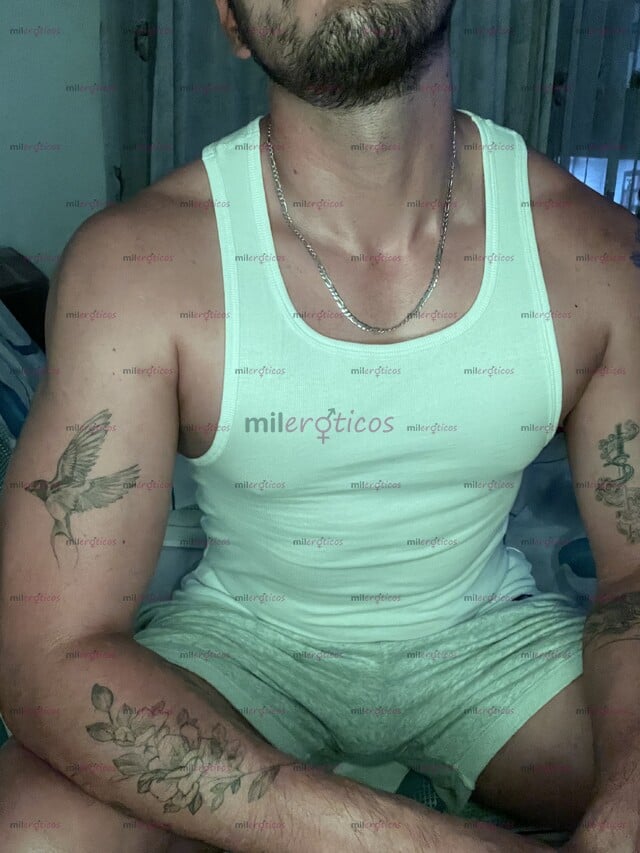 FOTOS DE ACTIVO, ALTO, MORBOSO CALIENTE, CON GANAS DE DILATARLE EL CULO A PUNTA DE LENGUA
