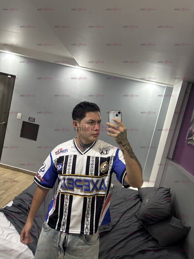 FOTOS DE JOVEN GUAPO CON BUEN CUERPO, CALIENTE LISTO PARA COMPLACERTE