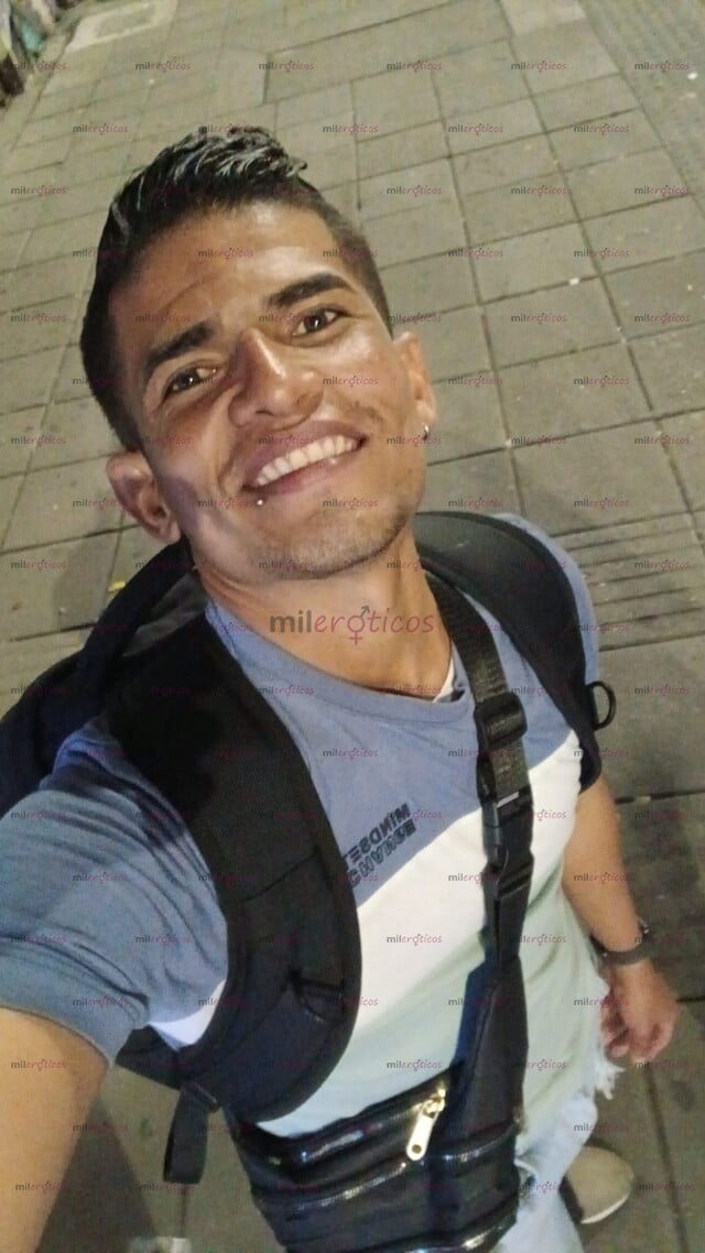 FOTOS DE CHICO CALIENTE VERSÁTIL APASIONADO AL SEXO HAGO JUEGO DE ROLES VERSÁTIL ACTIVO