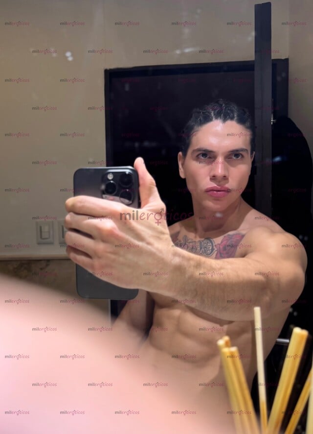 FOTOS DE GUAPO BISEXUAL VERGON 21 CM CON SITIO MANDA WASAP