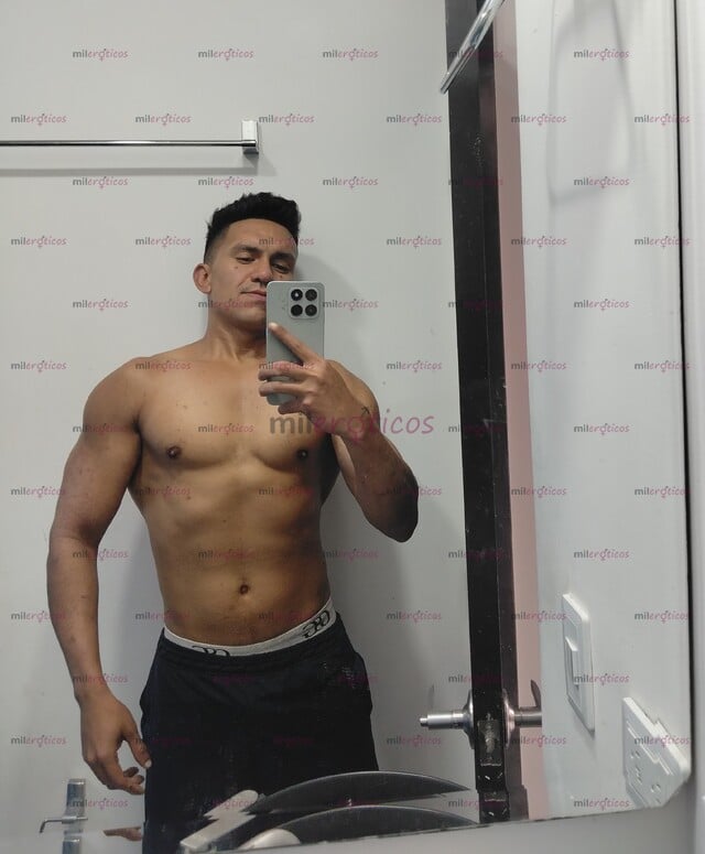 FOTOS DE MAN CON PORTE ATLÉTICO, DISPONIBLE 31AÑOS DE EDAD EXCELENTE CUERPO, VARONIL.